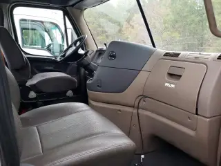 FREIGHTLINER CASCADIA 1 2015