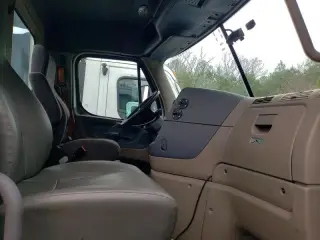 FREIGHTLINER CASCADIA 1 2016