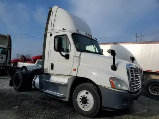 FREIGHTLINER CASCADIA 1 2016