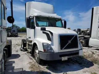 VOLVO VNL 2017