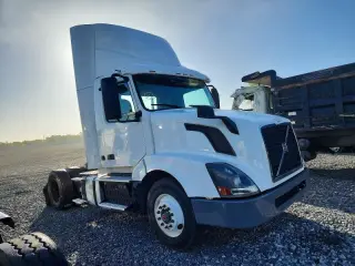 VOLVO VNL 2017