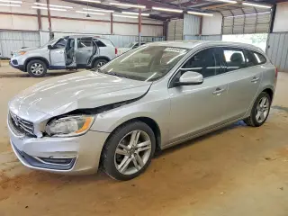 VOLVO V60 2015