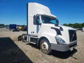 VOLVO VNL 2017