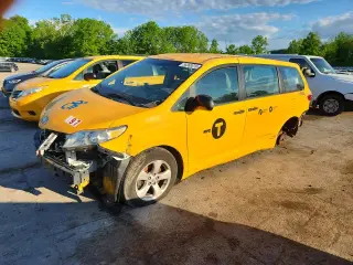 TOYOTA SIENNA 2016
