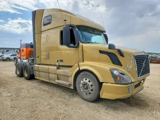 VOLVO VNL64T 2019