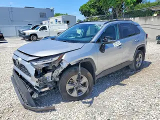 TOYOTA RAV4 2025