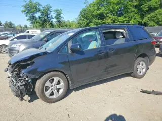 TOYOTA SIENNA 2015