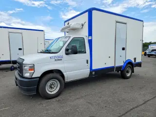 FORD E350 2023