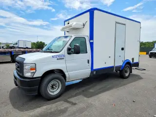FORD E350 2023