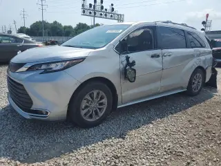 TOYOTA SIENNA 2023