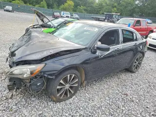 CHRYSLER 200 2013