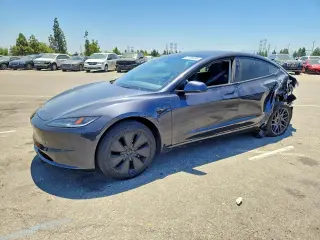 TESLA MODEL 3 2025