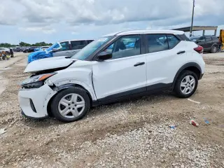 NISSAN KICKS 2022