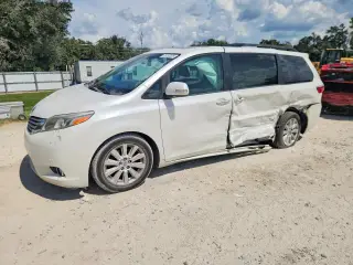 TOYOTA SIENNA 2015