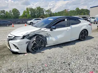 TOYOTA CAMRY 2020