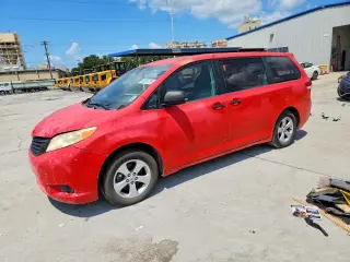 TOYOTA SIENNA 2011