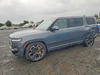 RIVIAN R1S 2024