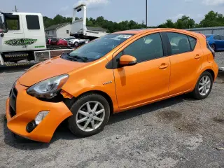 TOYOTA PRIUS C 2015