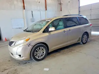 TOYOTA SIENNA 2013