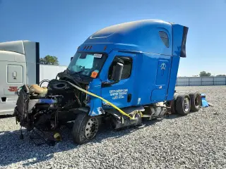 FREIGHTLINER CASCADIA 126 2021